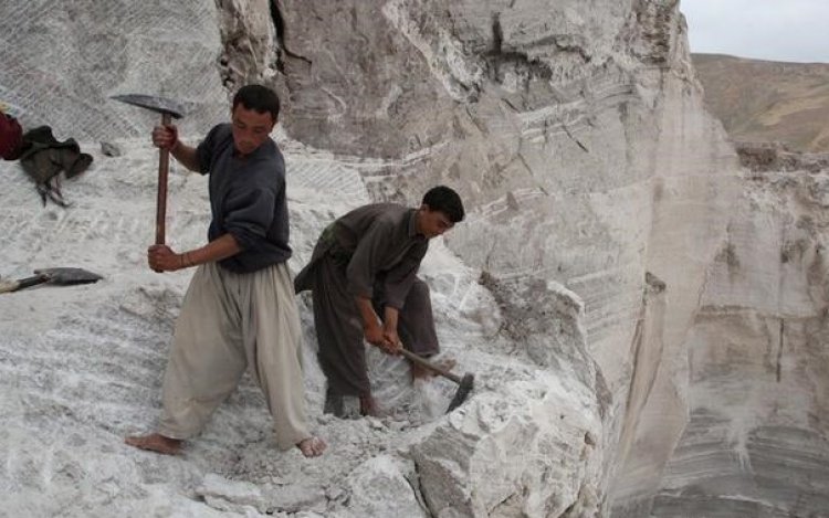 Afganistan'da yaklaşık 1 trilyon dolar değerindeki maden rezervleri yeniden gündemde
