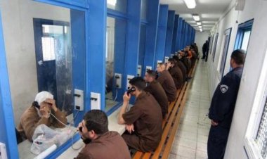 İşgalci İsrail Filistinli ailelerin tutukluları ziyaretlerini iptal etti