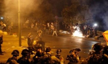 Özgürlüklerine kavuşan iki esiri aramaya devam eden işgalcilerle Filistinli gençler arasında çatışma
