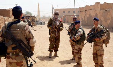 Fransa ve Mali arasındaki 'Rus paralı askerleri' krizi derinleşiyor