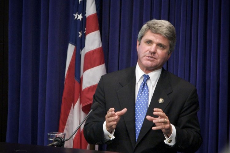 ABD Kongre üyesi McCaul: Taliban Mezar-ı Şerif Havalimanı'nda Amerikan vatandaşlarını esir tutuyor