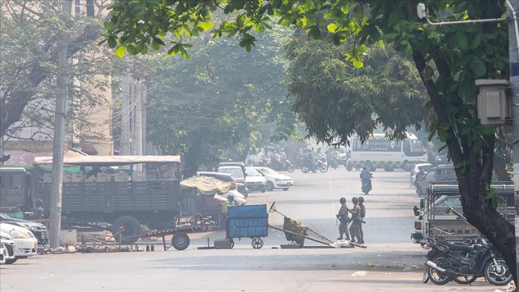 Myanmar'da 'askeri yönetime karşı ayaklanma' çağrısından sonra en az 15 köylünün öldürüldüğü ileri sürüldü