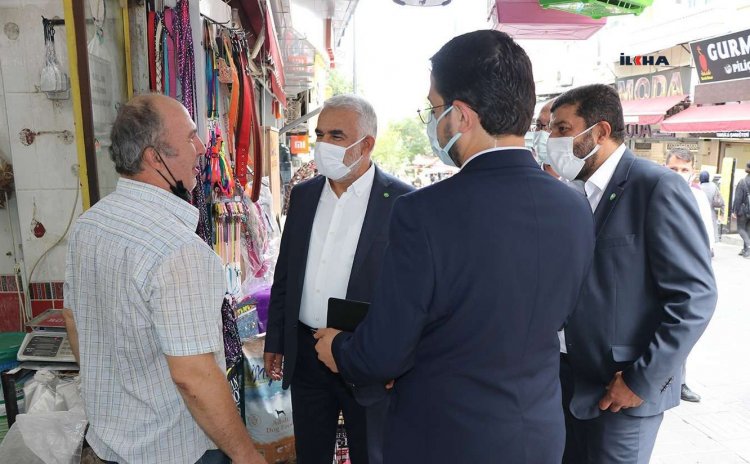 HÜDA PAR Genel Başkanı Yapıcıoğlu Bursa'da esnaf ziyaretinde bulundu