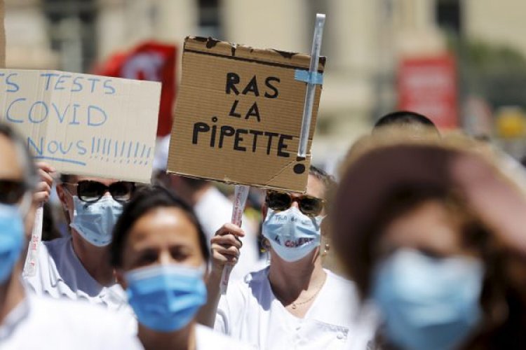 Fransa'da Kovid-19 aşısı olmayan yaklaşık 3 bin sağlık çalışanı açığa alındı