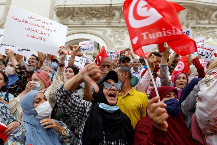 Tunus'taki 4 siyasi partiden 'Cumhurbaşkanı meşruiyetini yitirdi' açıklaması