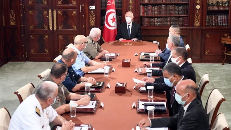 Tunus’ta 3 siyasi parti, Cumhurbaşkanı Said’i 'orduyu siyasete alet etmekle' suçladı