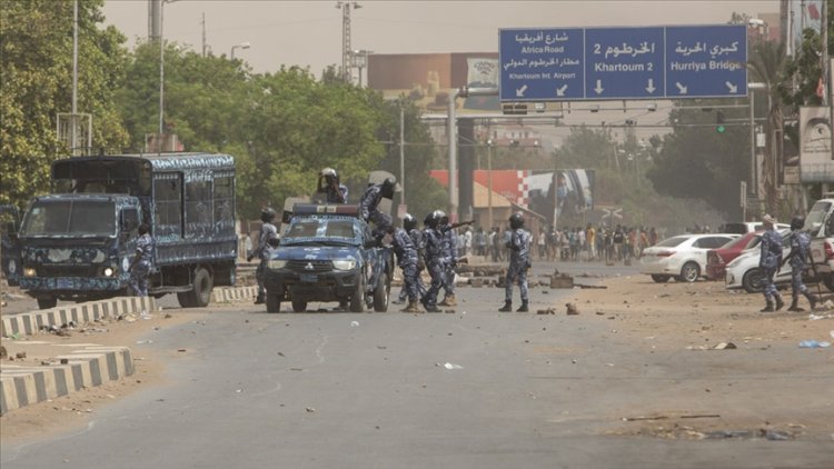 Sudan'da hükümet karşıtları Port Sudan’ın ardından Kesele havaalanını da kapattı
