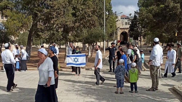 Siyonistlerden Mescid-i Aksa'da çirkin provokasyon