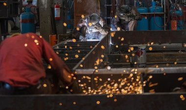 Almanya'da sanayi üretimi 'ara mal sıkıntısı' nedeniyle geriledi