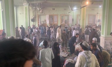 Afganistan'da cuma namazı kana bulandı: 10'larca ölü ve yaralı var