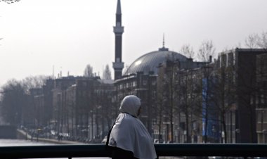 Hollanda'da Müslümanlara ait kurumlar gizlice araştırıldı