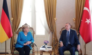 Merkel'den Türkiye'ye teşekkürlü veda