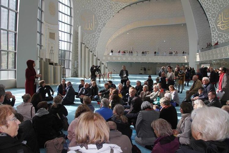 Almanya'daki camilerde 'Açık Kapı Günü' etkinliği düzenlendi