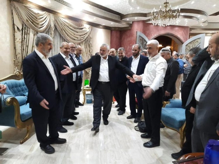 Hamas'ın siyasi büro liderleri Kahire'de bir araya geldi