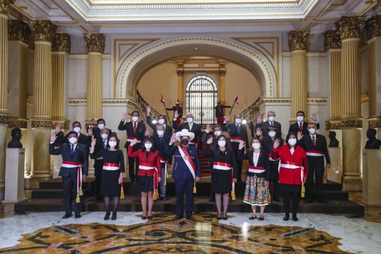 Peru'da yeni başbakan ve kabine üyeleri yemin etti