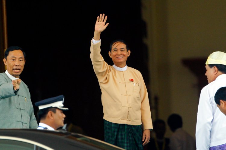 Gözaltındaki eski Myanmar Devlet Başkanı Win Myint, istifa etmeyi reddetti
