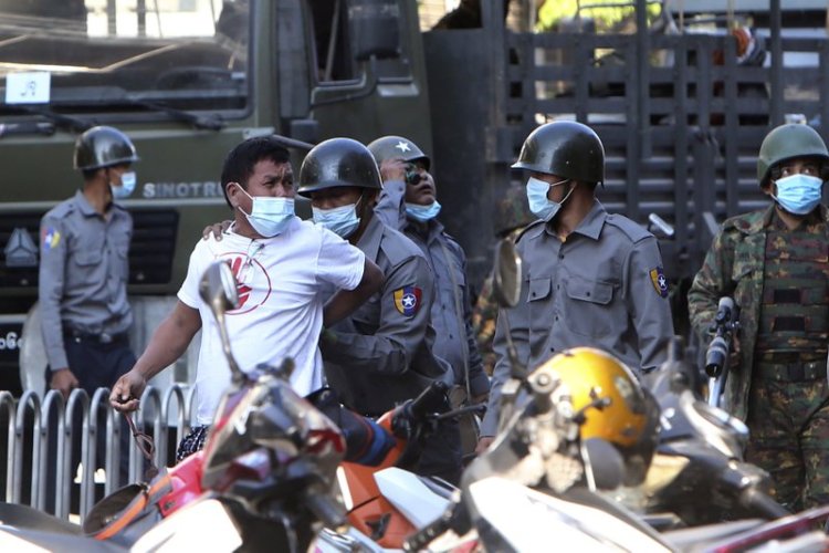 BM Myanmar'da ordunun darbe karşıtlarına yönelik şiddeti artırmasından endişeli