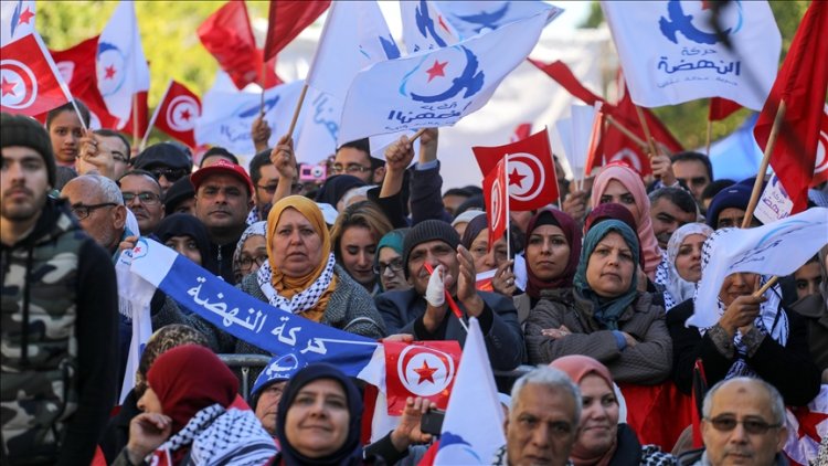 Nahda Hareketi: Cumhurbaşkanlığı, demokratik cumhuriyet sisteminin temellerini sarsmaya çalışıyor