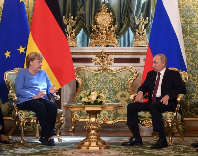 ABD basını: Almanya, Rusya uğruna NATO'dan uzaklaşıyor