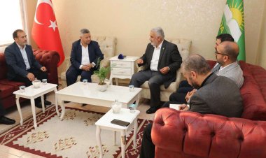 Doğu Türkistanlılar: 'HÜDA PAR bize sahip çıktı'