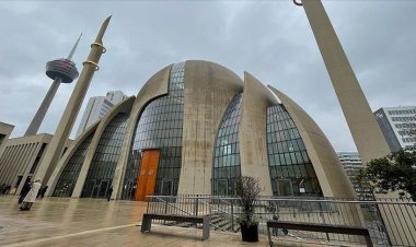 Almanya'da Köln Merkez Camisi'ne kundaklama girişimi