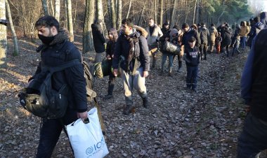 AB sınırını geçemeyen bin 876 Iraklı Belarus'tan ülkelerine gönderildi