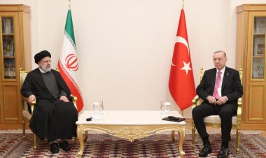 Cumhurbaşkanı Erdoğan ve İbrahim Reisi Aşkabat'ta bir araya geldi