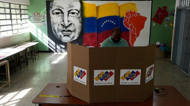 Venezuela'daki bölgesel ve yerel seçimlerde iktidar partisi 23 eyaletten 20'sinde kazandı