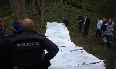 Bosna Hersek'te toplu mezardan Bosna Savaşı'nda öldürülen 10 kişinin kalıntıları çıkarıldı
