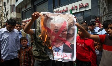 Abbas yönetimi El-Halil'de Hamas'a desteği engellemek için bazı camileri Cuma namazına kapattı