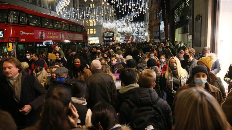 İngiltere'de günlük Kovid-19 vaka sayısı 200 bini geçti