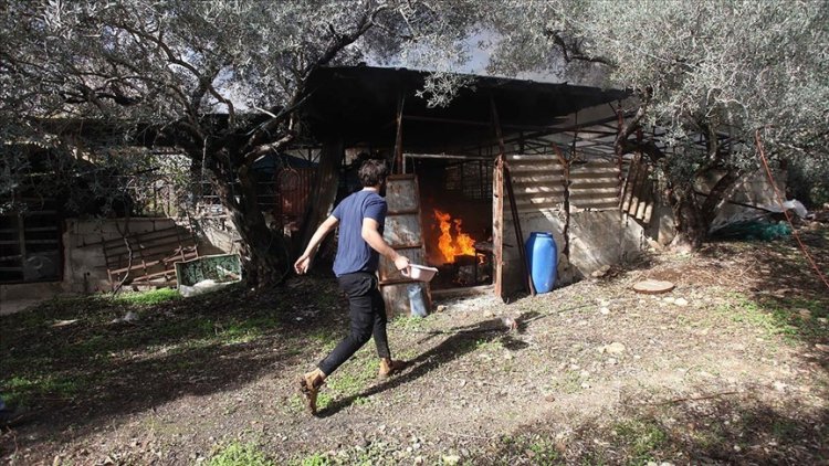 Batı Şeria'da köyleri basan siyonist yerleşimciler Filistinlilerin mülklerine zarar verdi