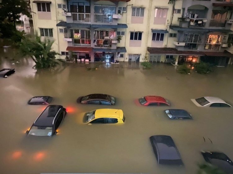 Malezya'daki sel felaketinde ölenlerin sayısı 47'ye çıktı