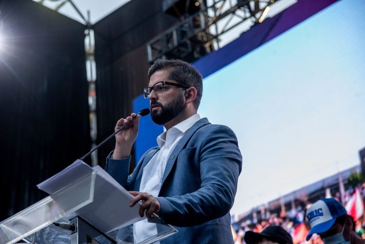 Şili'nin yeni Devlet Başkanı Gabriel Boric oldu