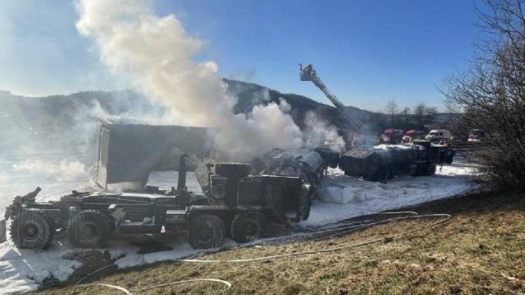 Almanya'daki kazada ABD ordusuna ait 3 askeri araç yandı