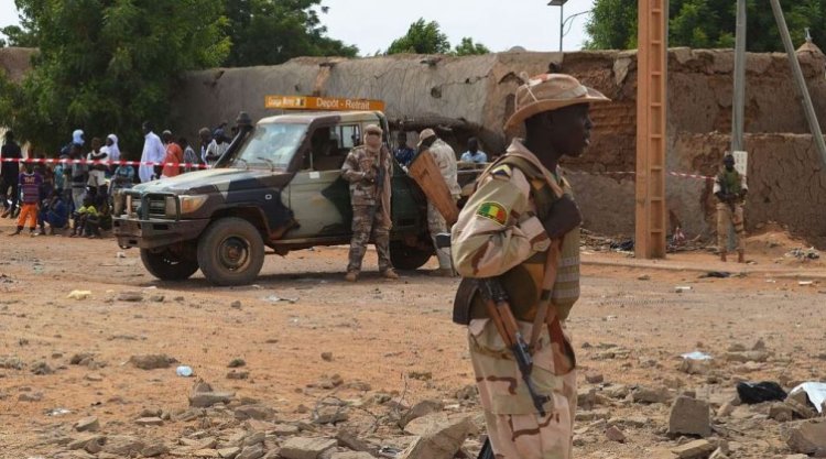 Mali'de askeri birliğe bombalı saldırı: 8 ölü