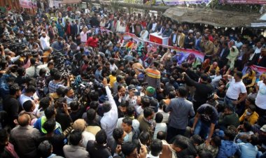 Bangladeş'te seçimler kana bulandı