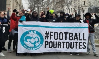 Fransa’da kadınlar müsabakalarda başörtüsü yasağını protesto etti