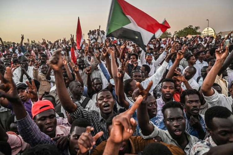 Sudan siyasi krizinin çözümü için 6 girişim masada