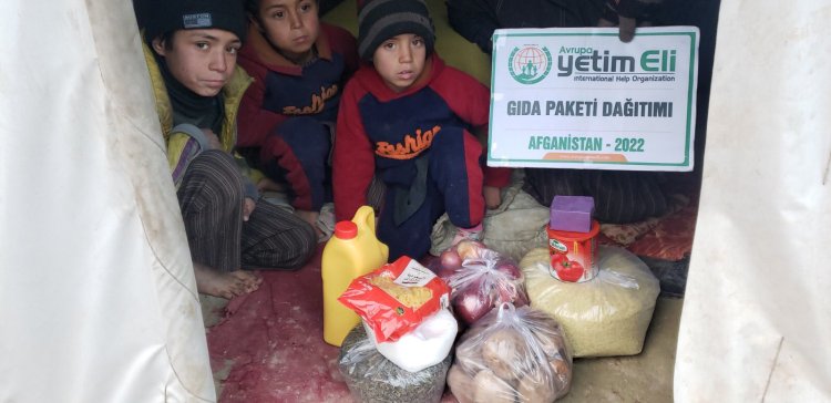 Avrupa Yetim Eli, Afganistan'da gıda paketi dağıttı