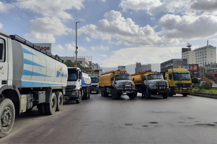 Lübnan'da akaryakıt fiyatları protesto edildi