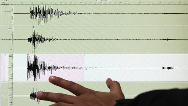 Endonezya'da 5 büyüklüğünde deprem meydana geldi