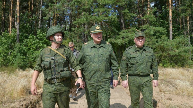 Lukaşenko, Rusya'ya doğrudan saldırı olursa savaşa katılacaklarını açıkladı