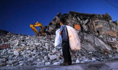 İşgal çetesi Filistinlileri esir almaya ve evlerini yıkmaya devam ediyor