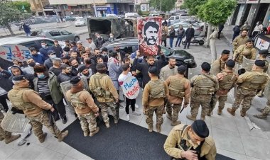 Lübnanlı aktivistler 37 yıldır Paris'te zindanda olan George Abdullah'ın bırakılması için Fransa Büyükelçisi'ni protesto ettiler