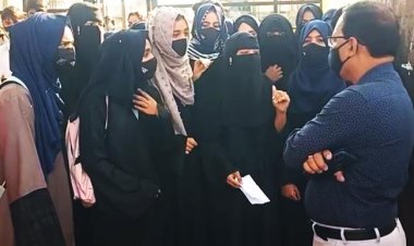 İslam düşmanı Hindu yönetimin başörtüsü yasağı Müslüman kızların eğitimini olumsuz etkiliyor