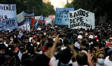 Arjantin'de halk hükümetin IMF ile anlaşmasını protesto etti