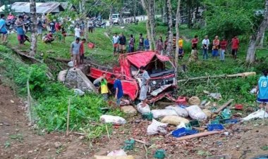 Filipinler'de kamyonet kaza yaptı: 9 ölü 7 yaralı