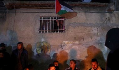 Filistinliler işgal çetesine karşı Şeyh Cerrah'ı savunuyor