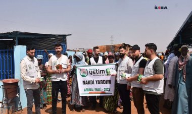 Avrupa Yetim Elinden Mali'deki yüzlerce savaş mağduru aileye nakdi yardım